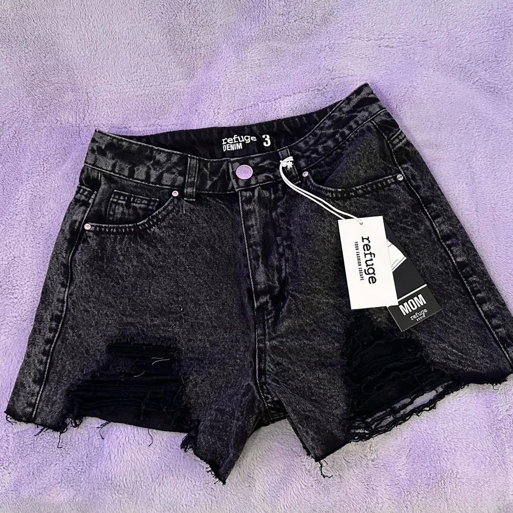 Refuge High Rise Mom Shorts || Size 3